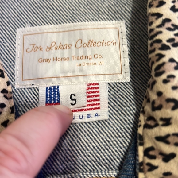 Vintage Jean vest with cheetah print details made in USA 100% cotton size small - Picture 3 of 10